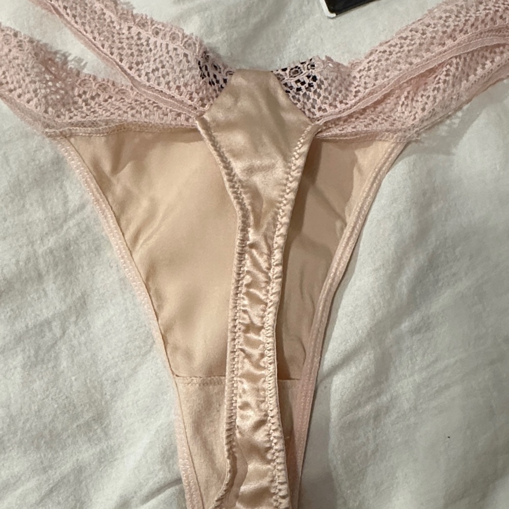 Kiki De Montparnasse Cream Lace Thong - Picture 6 of 8